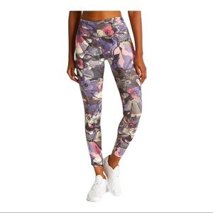 🔥NEW!! NIKE Epic Fast Femme 7/8 Running Leggings Size Large